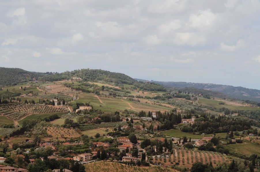 italy san gimignano from unsplash 1