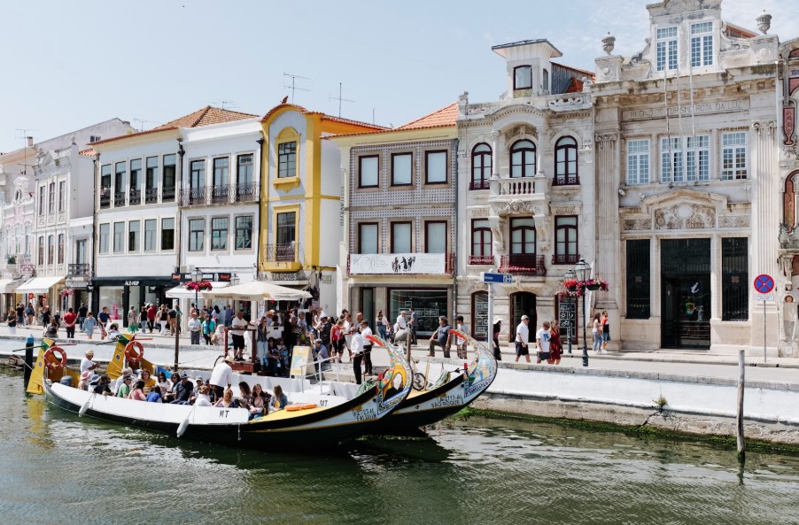 portugal aveiro from unsplash 1