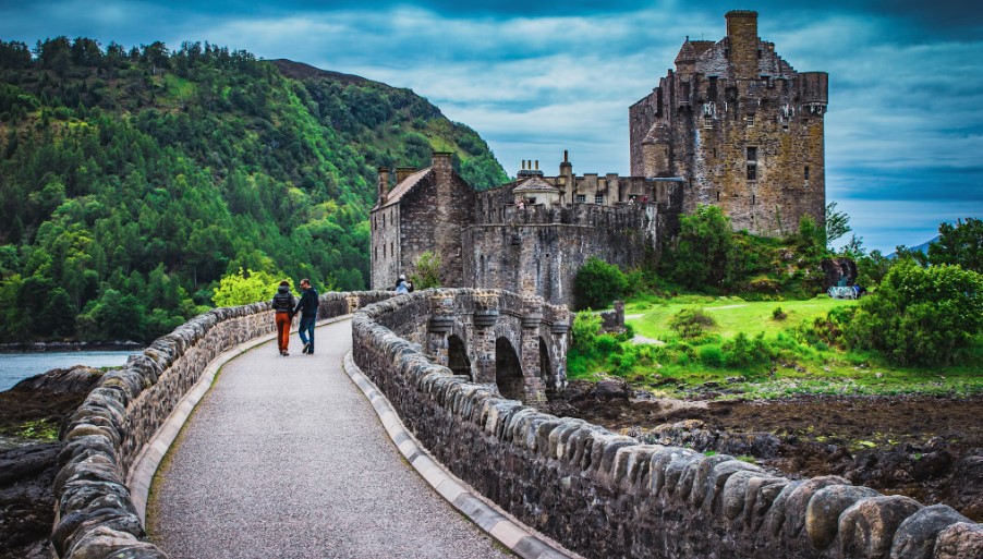 scotland eileen donan castles isle of skye