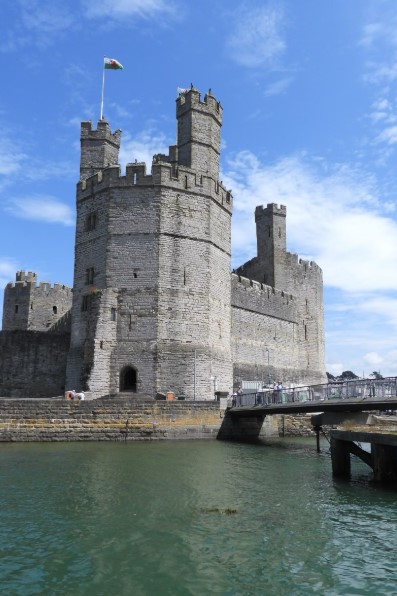 wales caernarfon castle from unsplash