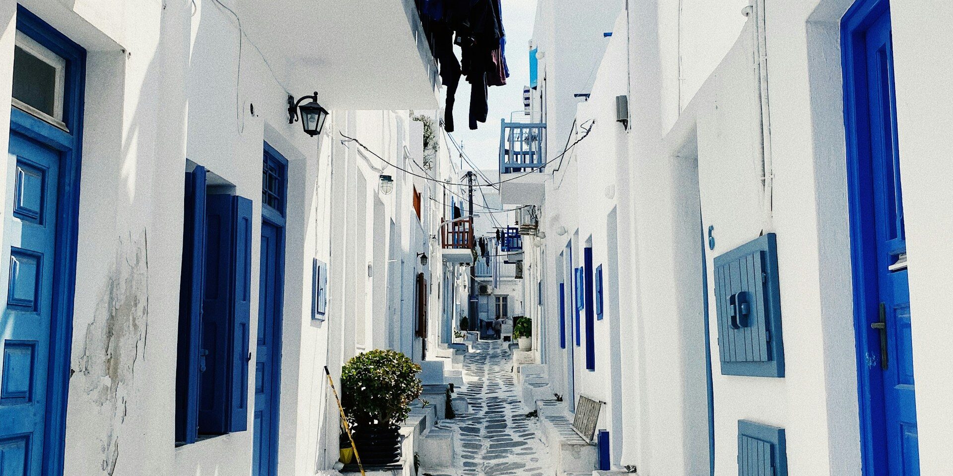 alleys of mykonos greece