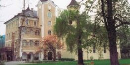 htoel schloss haunsperg